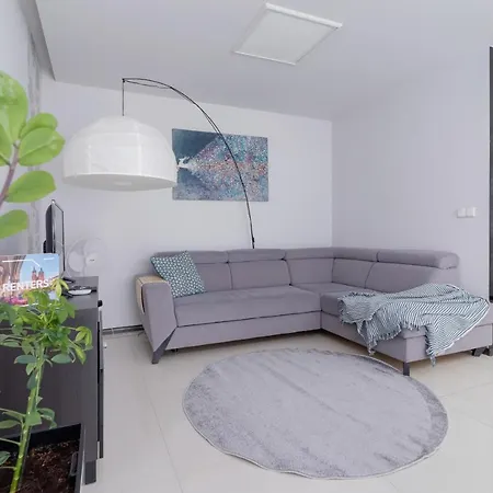 Wonderful Apartment Garden Residence By Noclegi Renters Krakow Exterior photo