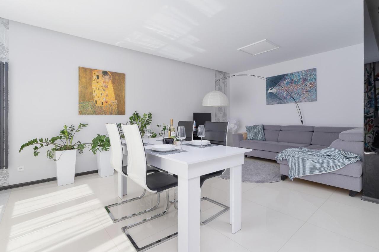 Wonderful Garden By Renters Apartment *